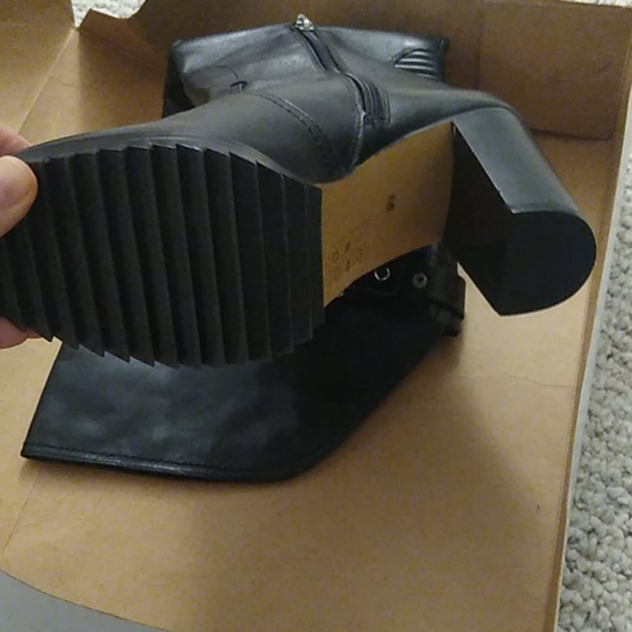 Boots - Picture 3 of 3